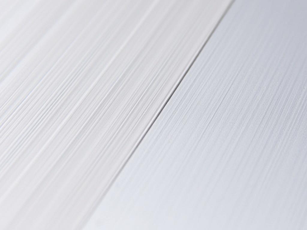 Materialproben von Aluminium und verzinktem Stahl für PV-Unterkonstruktion